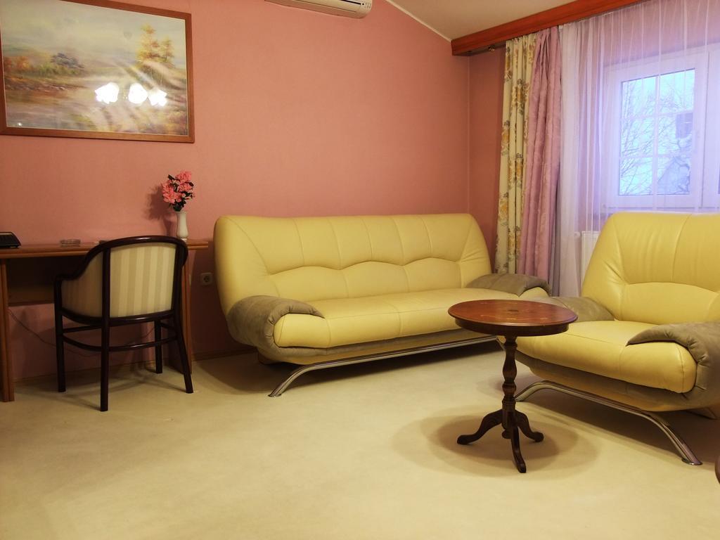 Bed & Breakfast Vila Stanisic Pozega Δωμάτιο φωτογραφία