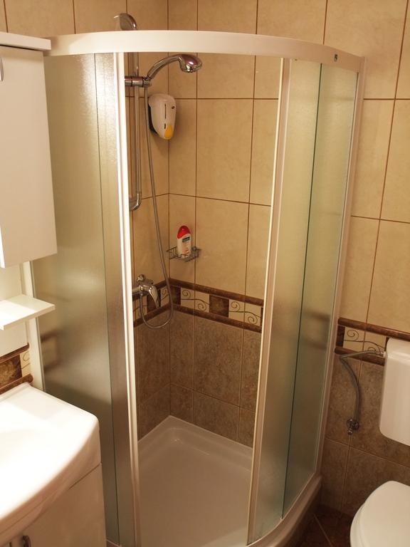 Bed & Breakfast Vila Stanisic Pozega Δωμάτιο φωτογραφία